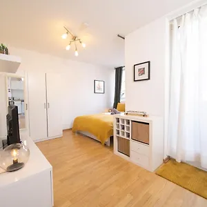 Apartment Shiny - Zentral Mit Balkon - Messe - Küche